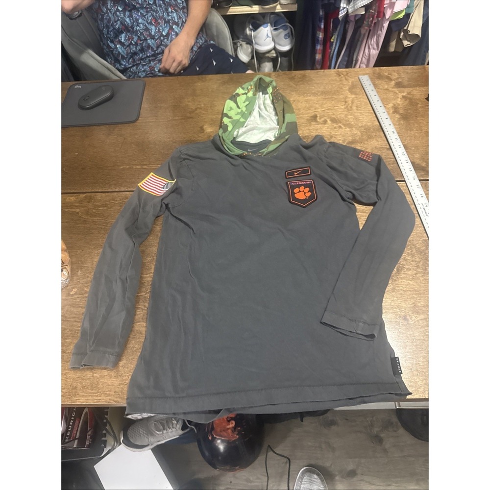 Mens Small Nike Clemson Tigers Longsleeve Hooded TShirt Camo OnField Salute Gray